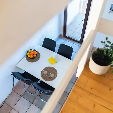 Captivating And Large In Croatia Apartamento Vrboska
